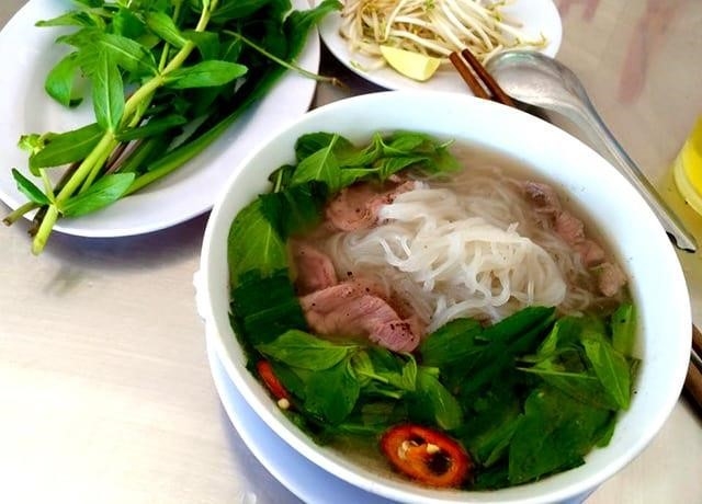 9. The dish Pho Anh Vu.