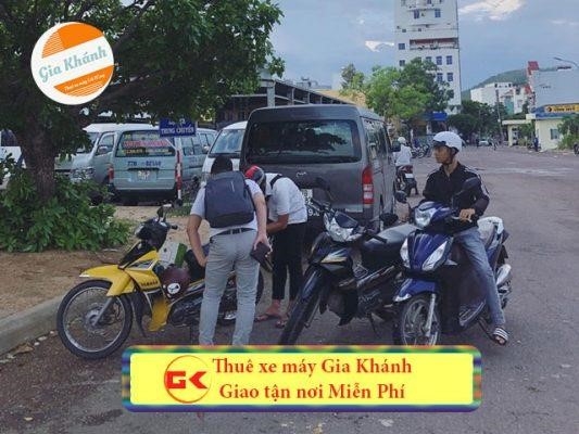 Xã Nhơn Lý cung cấp dịch vụ cho thuê xe máy.