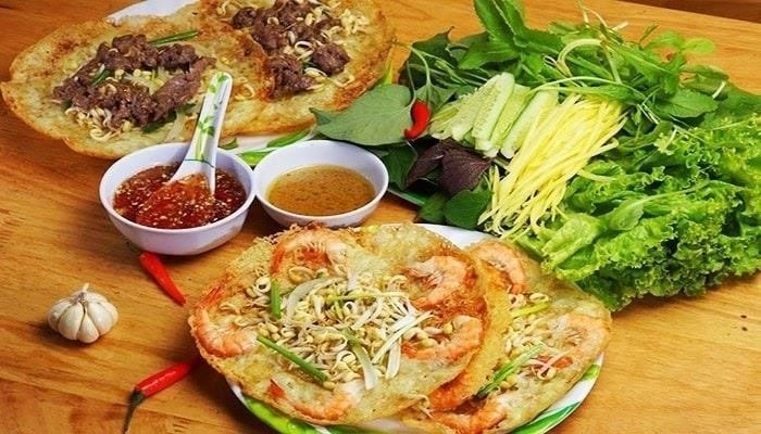 Địa điểm lý tưởng để ăn trưa ở Quy Nhơn là tại Quán Bánh Xèo Tôm Nhảy.