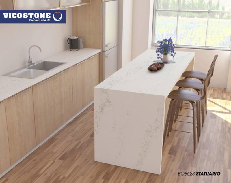 Mẫu bàn đảo kết hợp bàn ăn ốp đá VICOSTONE Statuario BQ8628 sang trọng phù hợp với căn bếp nhỏ