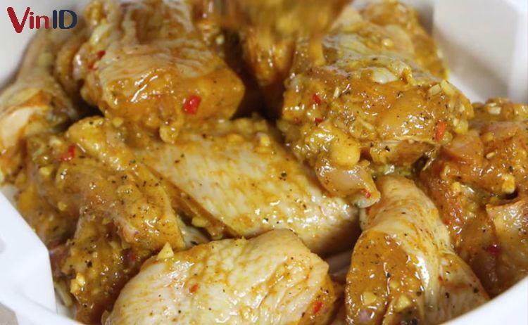 Cách làm gà kho sả ớt ngon, chuẩn vị Bắc - Trung - Nam - VinID