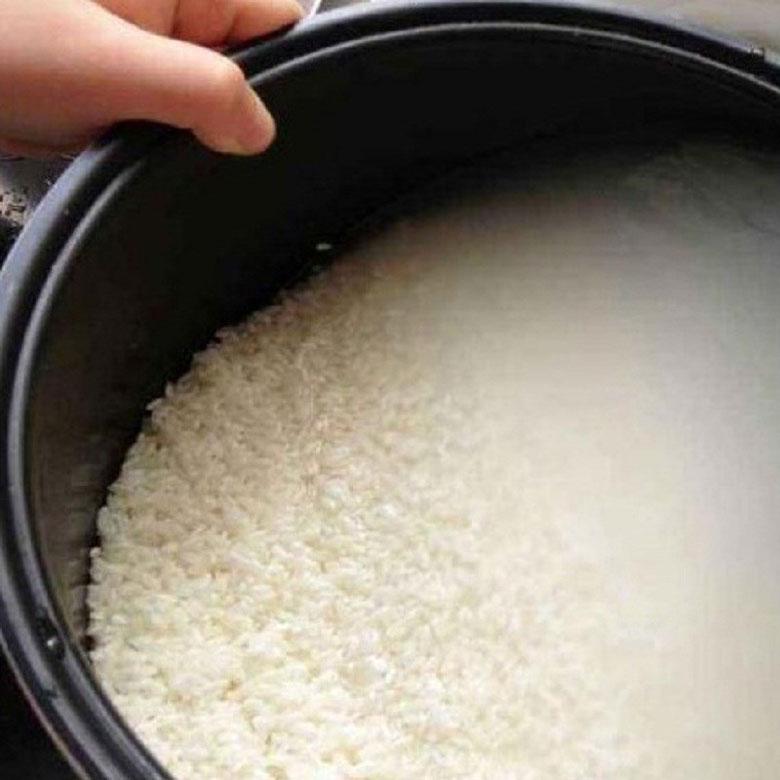 Cách nấu cơm ngon bằng nồi cơm điện khi kho gạo