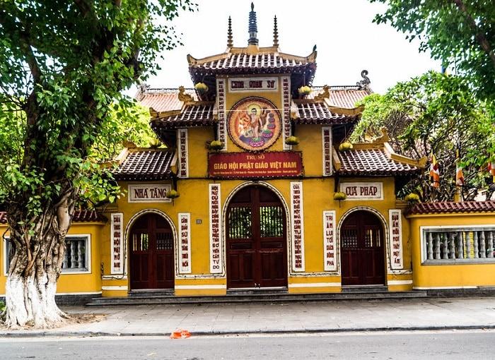 Top 10 địa điểm du lịch Hà Nội, chùa Quán Sứ