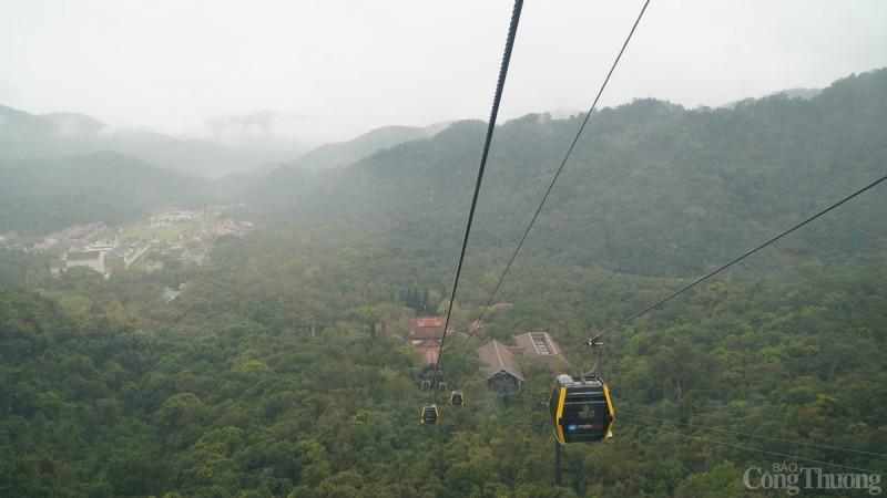 Từ xưa, núi rừng Yên Tử đã nổi tiếng là nơi ngoạn mục và được liệt vào Danh sơn đất Việt.