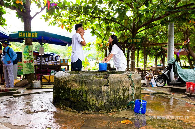 Đặt tour Cù Lao Chàm bạn sẽ " Thoát Ế " khi uống nước ở Giếng cổ Champa
